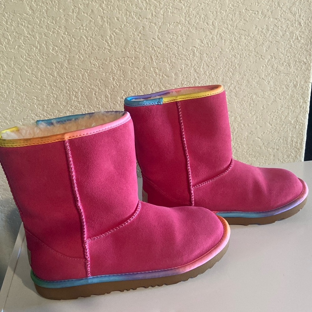 Ugg Kids 1 Classic Short II Pink Rainbow Trim Shearling Girls Boots 1019699K